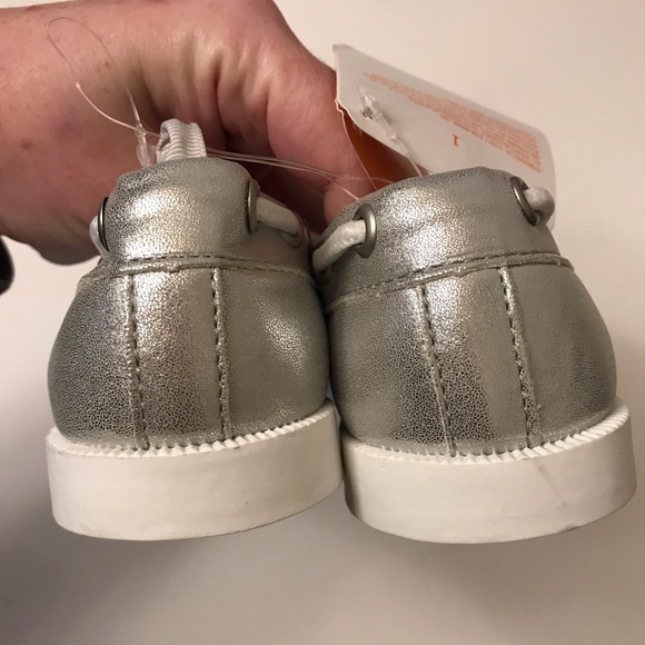 Gymboree silver boat shoes - Picture 6 of 6